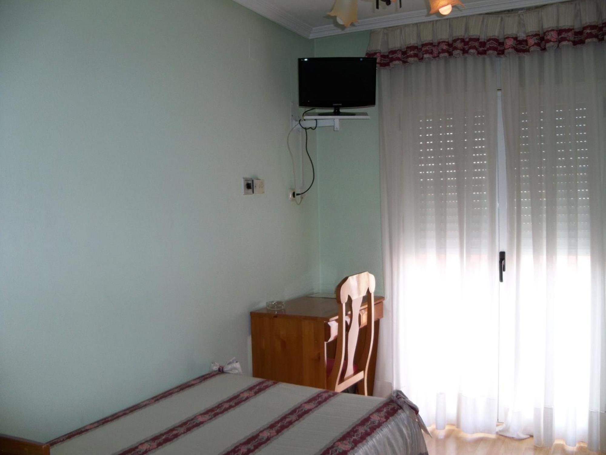 Hostal Virgen Del Villar ลากูนา เด ดูเอโร ภายนอก รูปภาพ