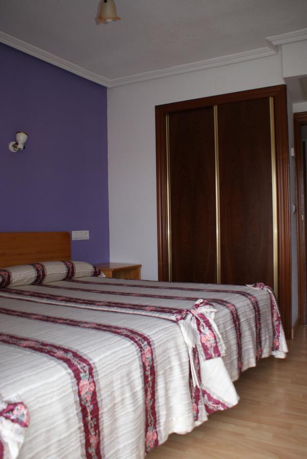 Hostal Virgen Del Villar ลากูนา เด ดูเอโร ภายนอก รูปภาพ