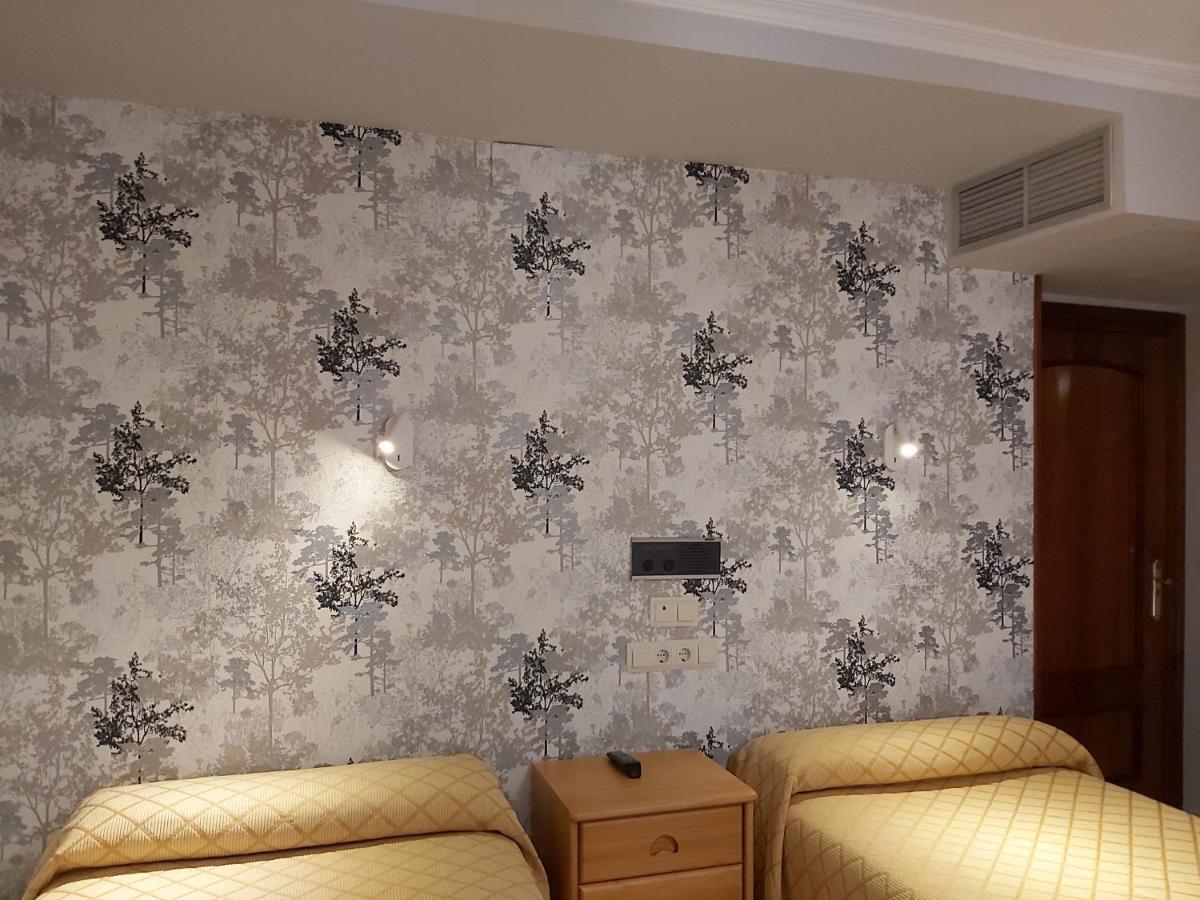 Hostal Virgen Del Villar ลากูนา เด ดูเอโร ภายนอก รูปภาพ